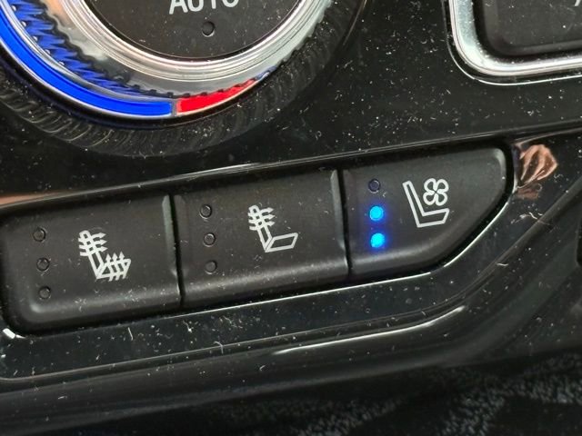 Used 2023 GMC Yukon Denali w/ Advanced Technology Package image 17