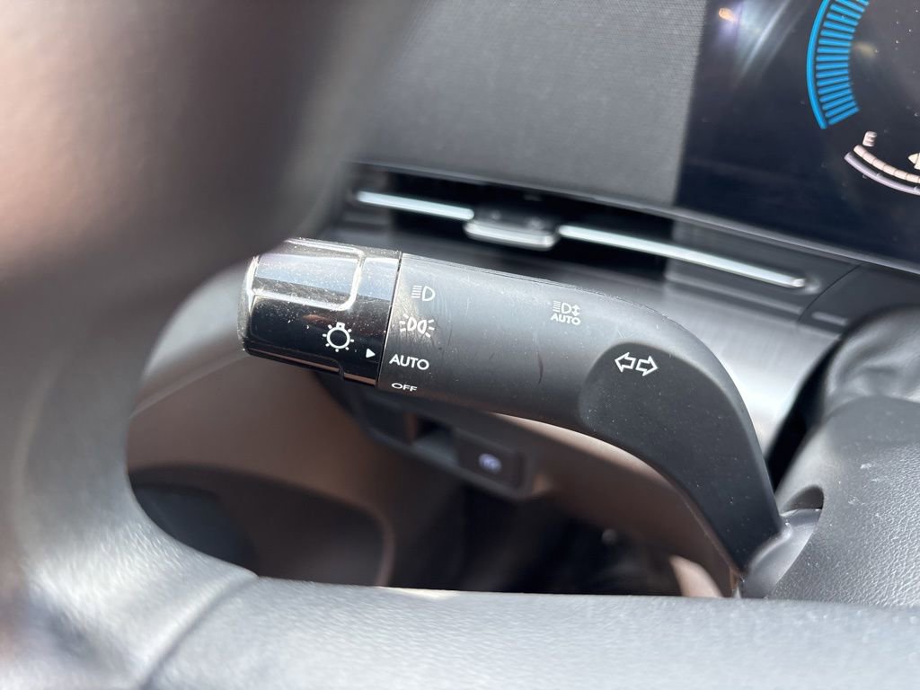 Used 2024 Hyundai Kona SE FWD image 24