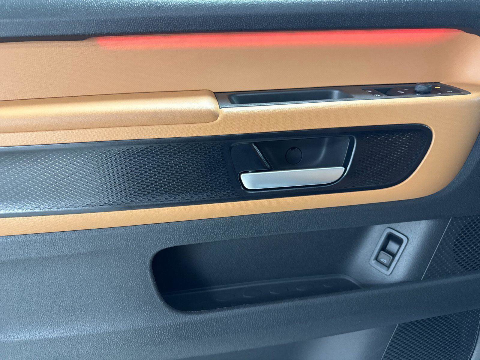 New 2025 Volkswagen ID. Buzz Pro S RWD image 10