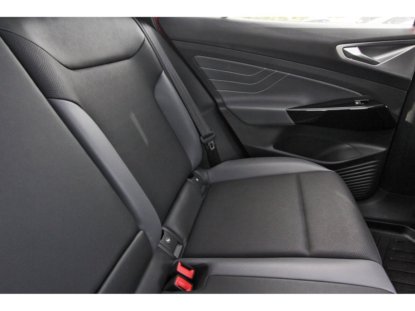 Used 2023 Volkswagen ID.4 Pro AWD/4WD image 15