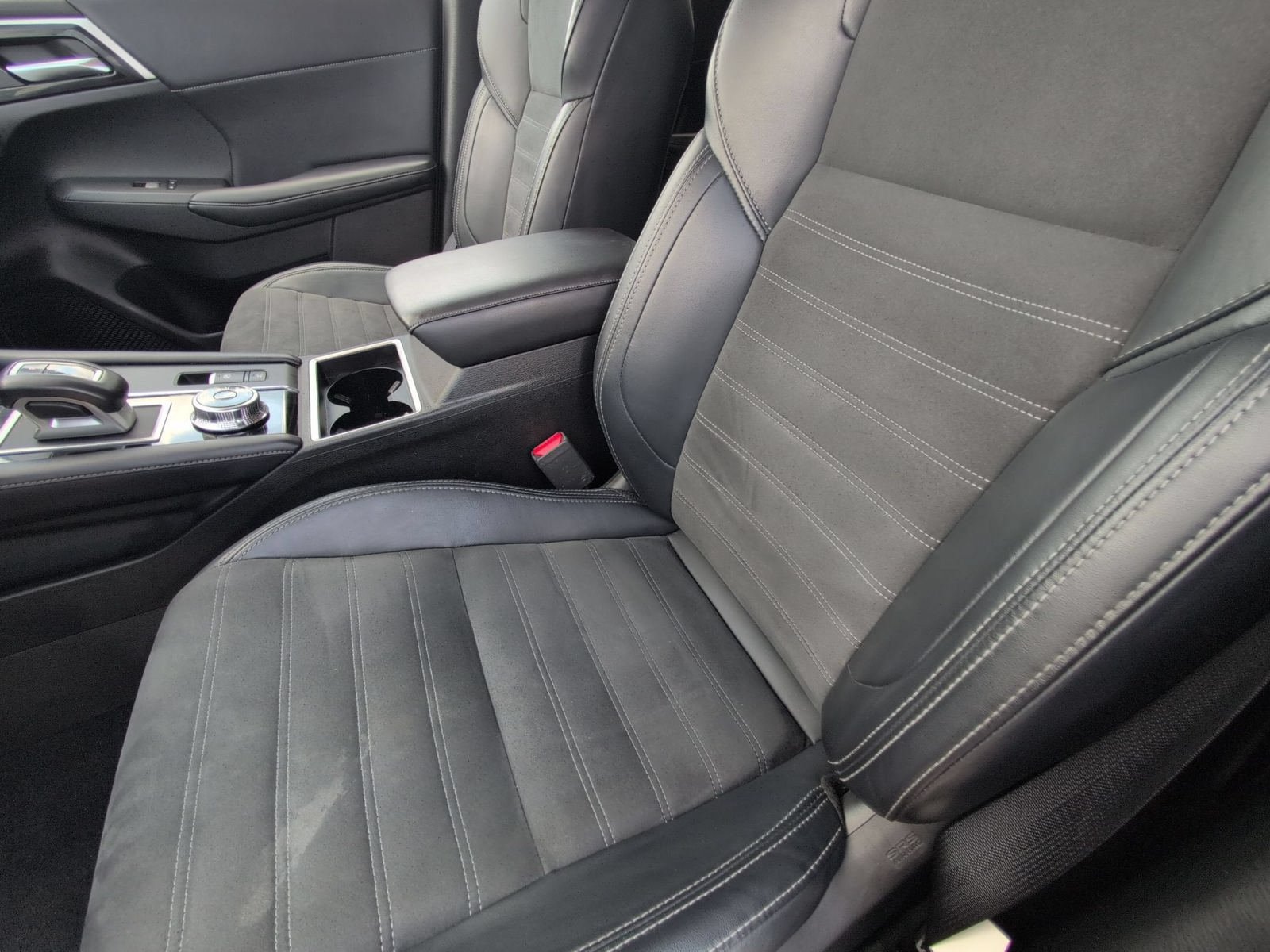 Used 2024 Mitsubishi Outlander SE AWD/4WD image 23