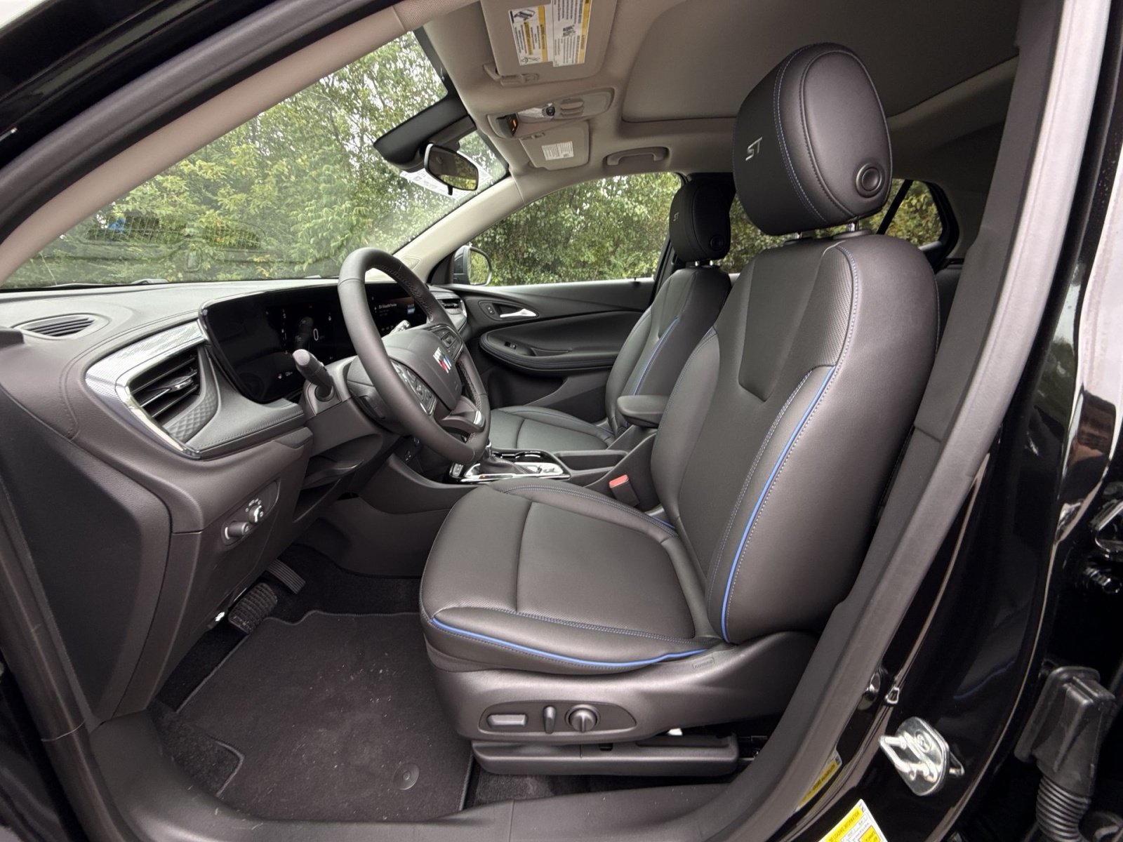 New 2026 Buick Encore GX Sport Touring w/ Comfort Package AWD/4WD image 13