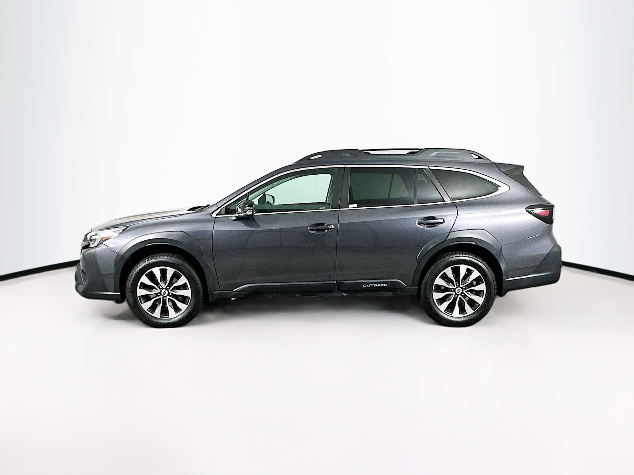 Used 2023 Subaru Outback Limited AWD/4WD image 4