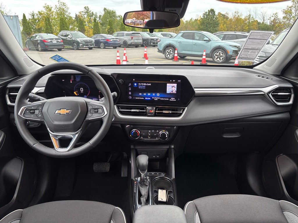 Used 2024 Chevrolet TrailBlazer LT w/ LT Cold Weather Package AWD/4WD image 18