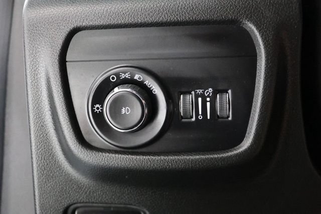Used 2023 Jeep Grand Cherokee L Limited w/ Luxury Tech Group II AWD/4WD image 22