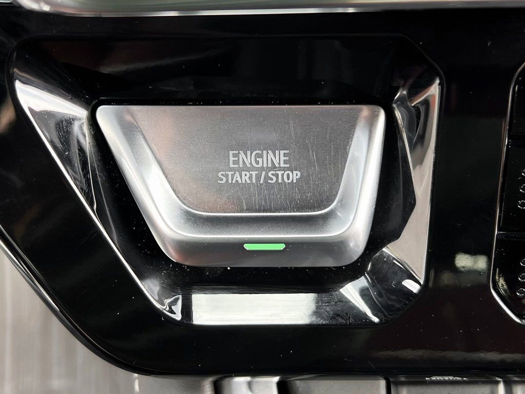 Used 2024 GMC Sierra 3500 Denali Ultimate image 8