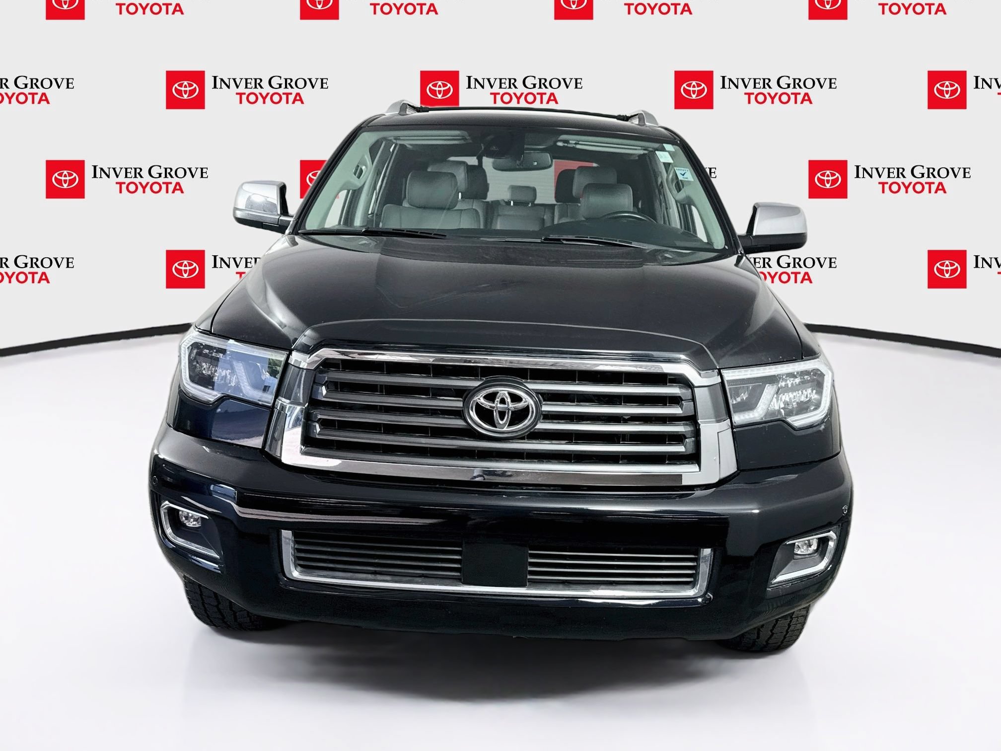 Used 2018 Toyota Sequoia Limited AWD/4WD image 2