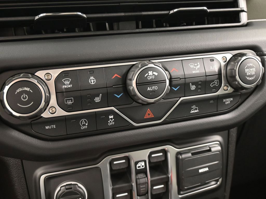 New 2026 Jeep Gladiator Mojave AWD/4WD image 19