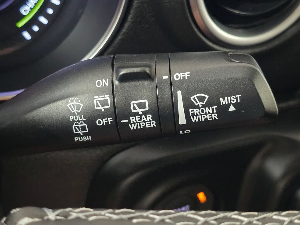 Used 2023 Jeep Wrangler Unlimited Sahara AWD/4WD image 31