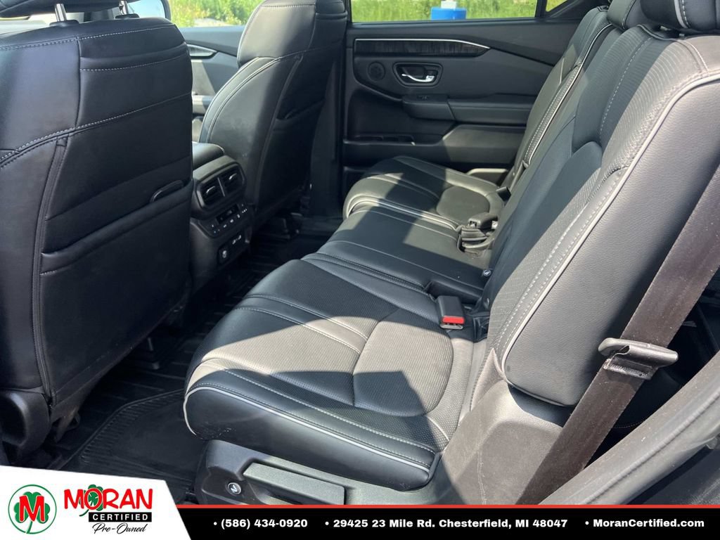 Used 2023 Honda Pilot Touring image 12