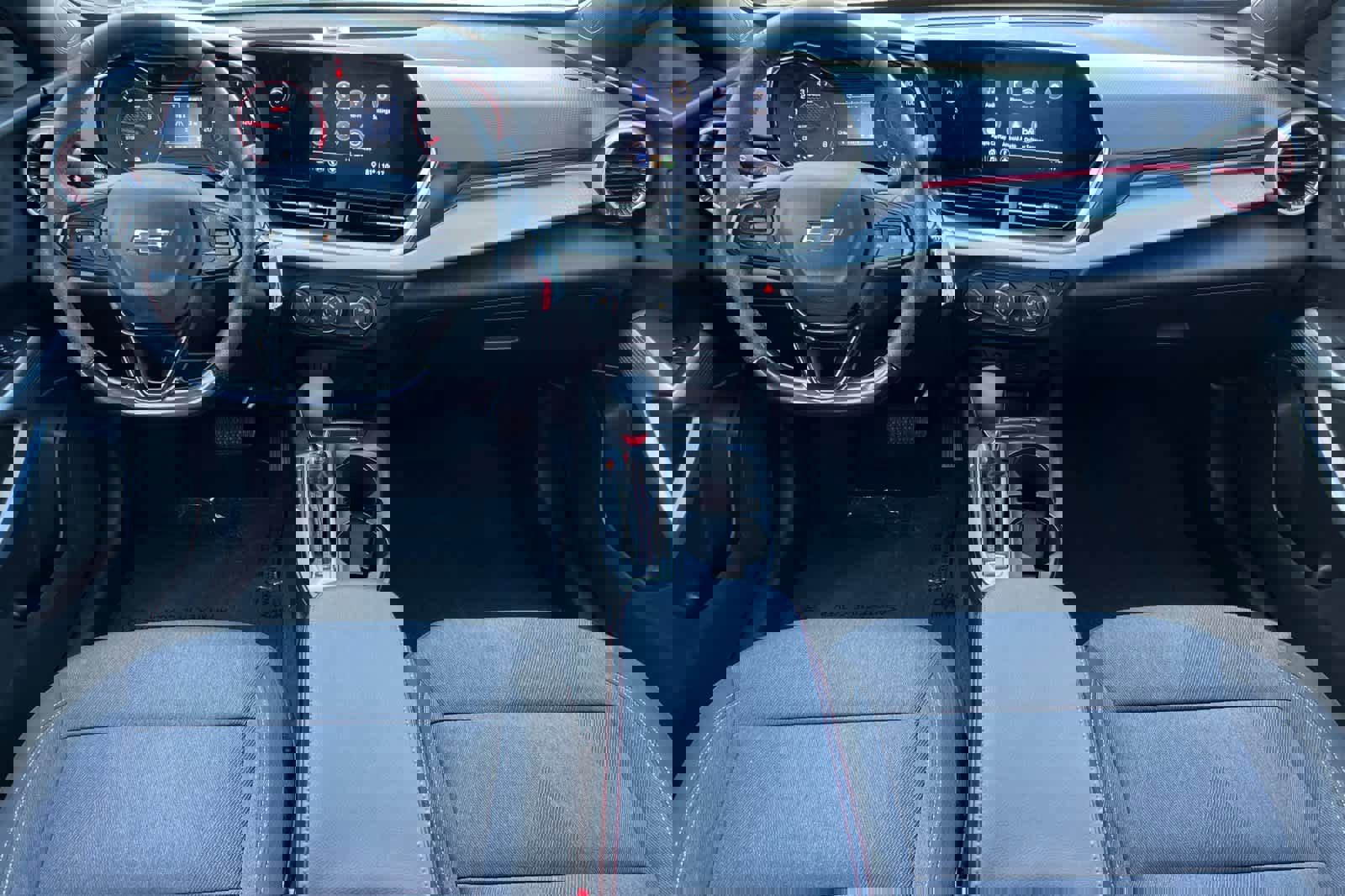 Used 2024 Chevrolet Trax RS image 3