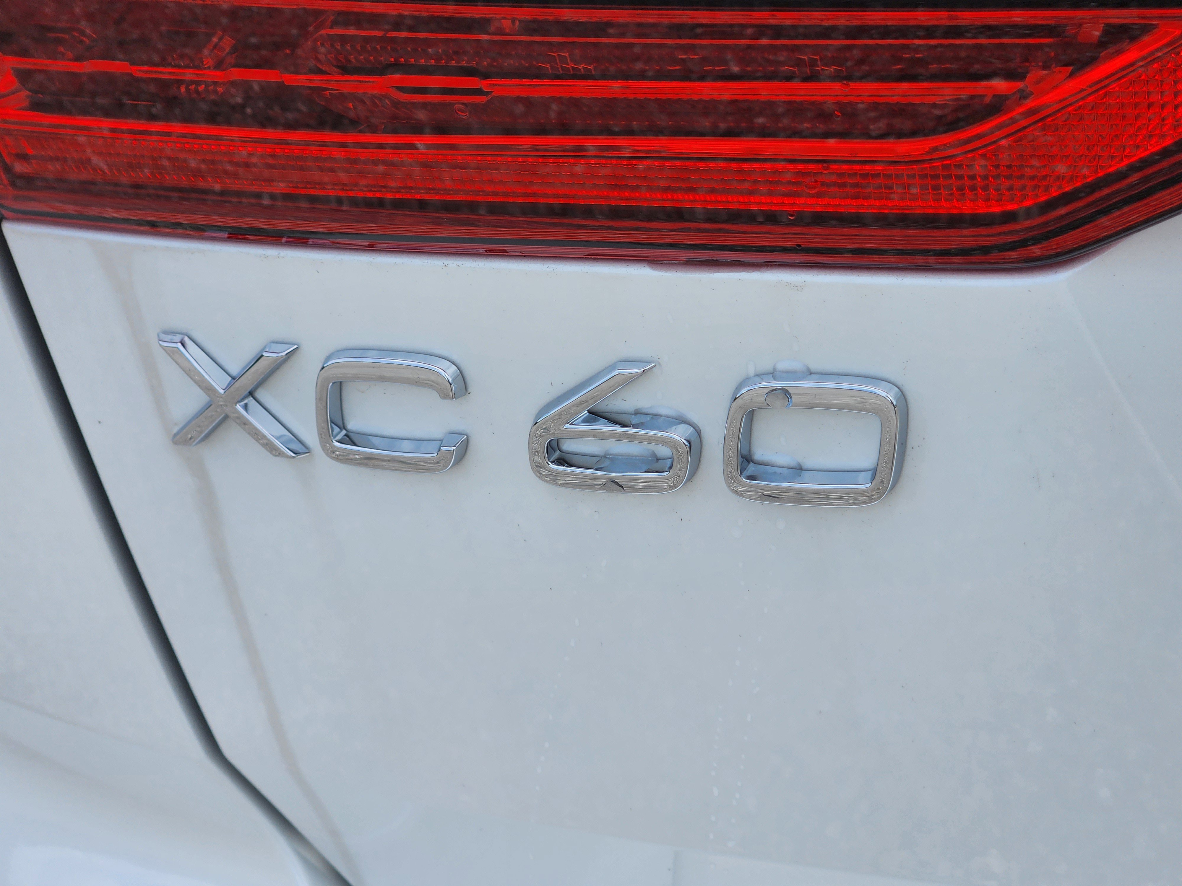 New 2025 Volvo XC60 B5 Plus w/ Protection Package Premier image 11