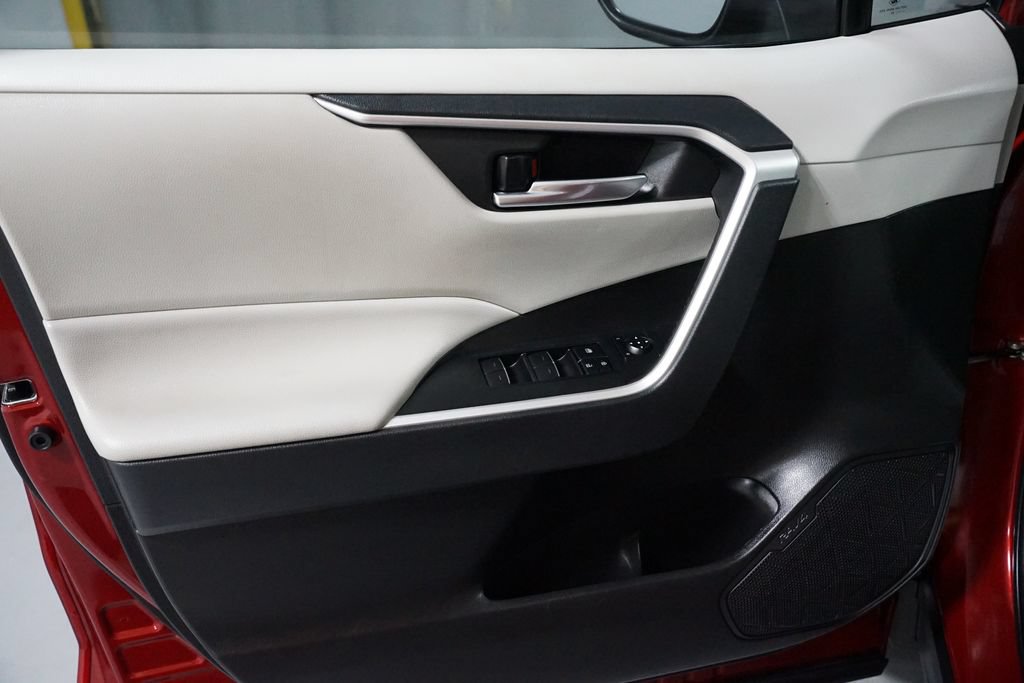 Certified 2022 Toyota RAV4 XLE Premium AWD/4WD image 29