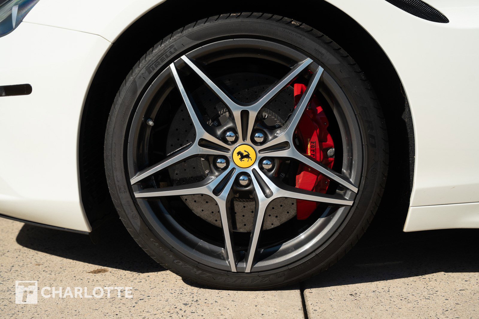 Used 2016 Ferrari California T image 11