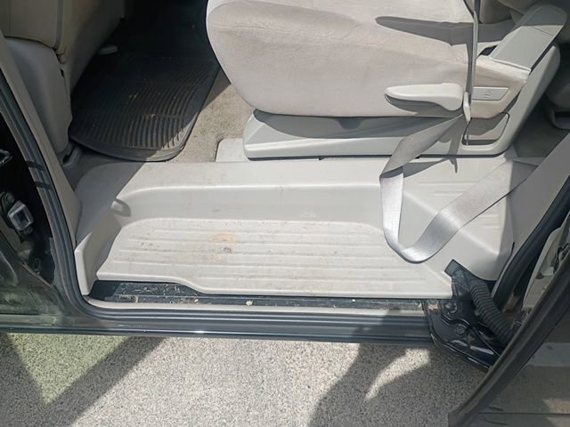 Used 2017 Nissan Quest SV FWD image 51