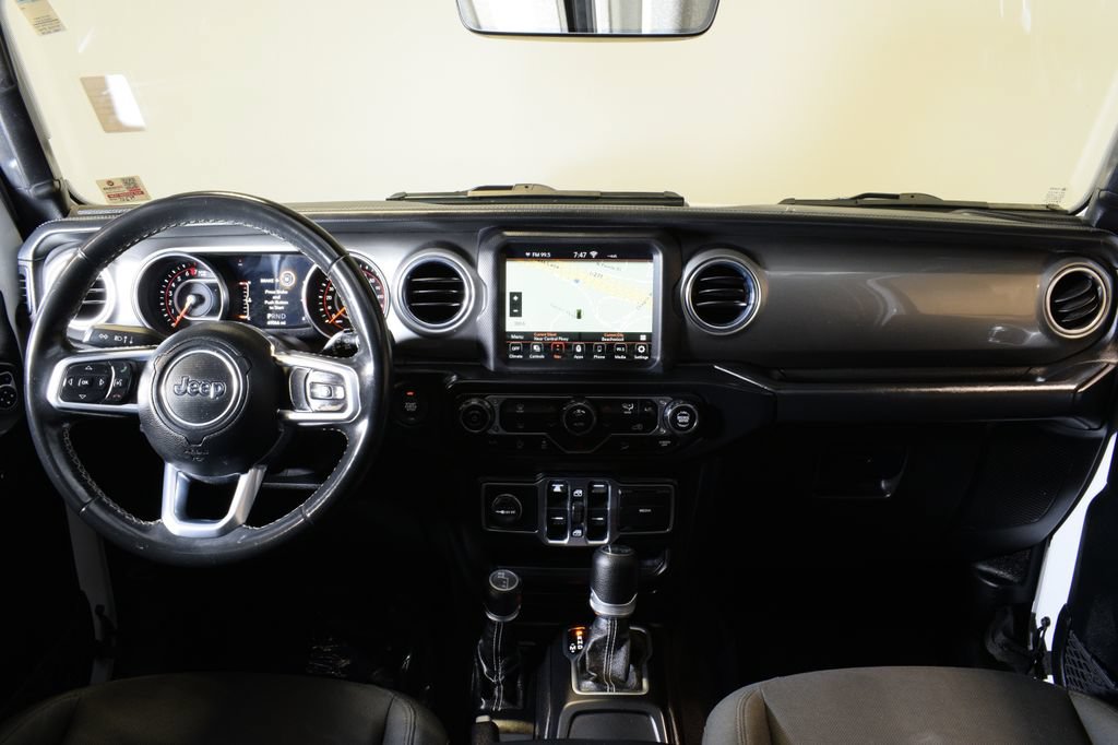 Used 2020 Jeep Wrangler Unlimited Sahara w/ Uconnect 4C Nav & Sound Group AWD/4WD image 15