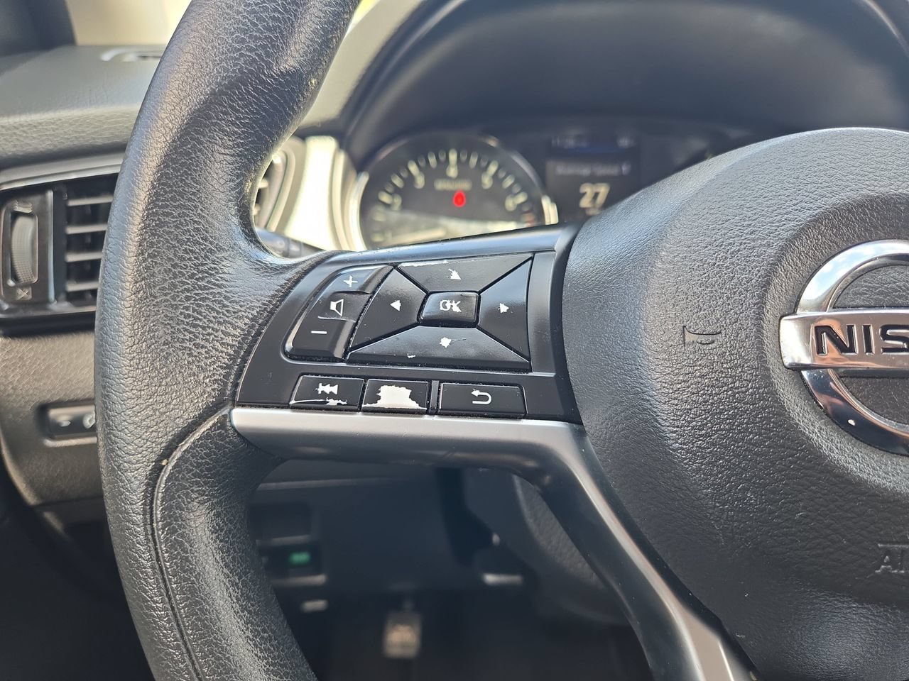 Used 2021 Nissan Rogue Sport S FWD image 16