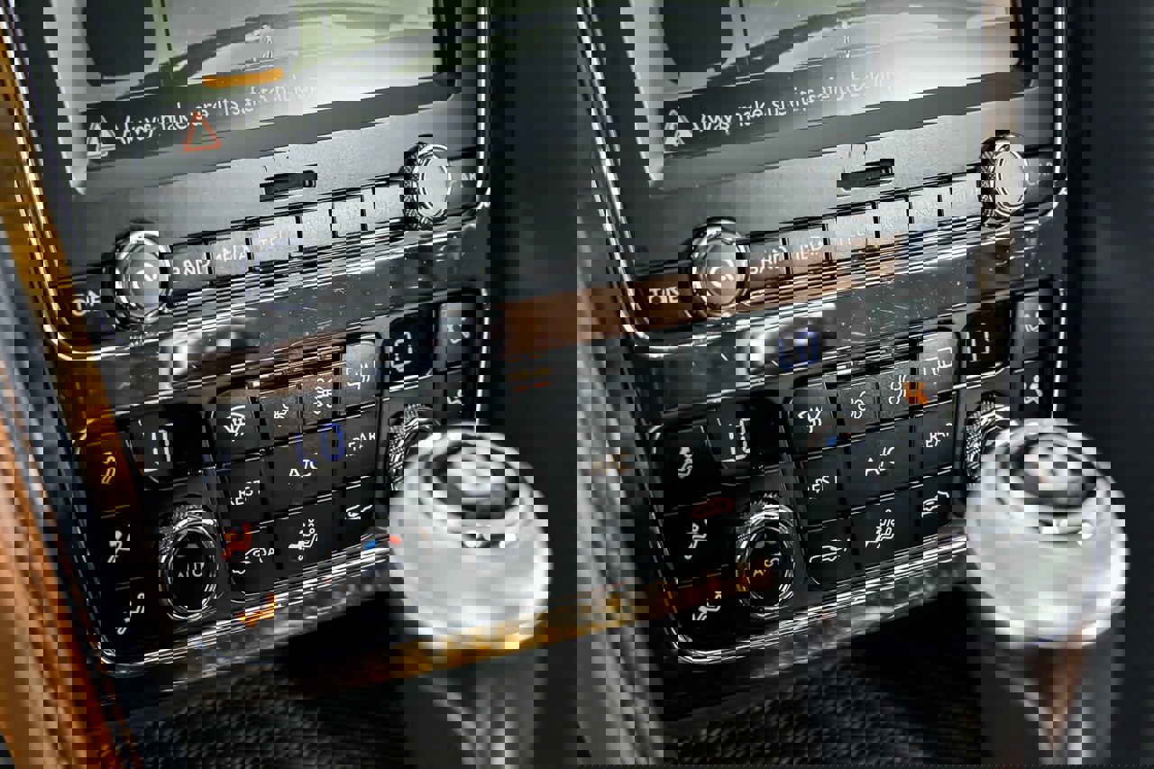 Used 2015 Bentley Flying Spur V8 image 37