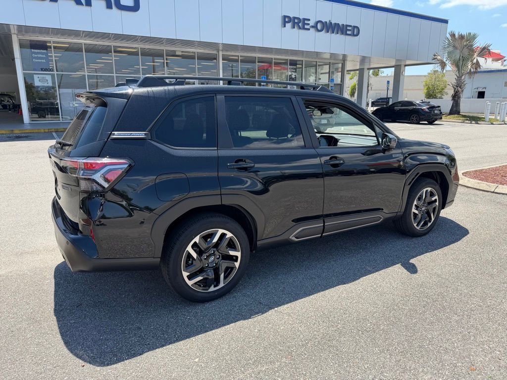 Used 2025 Subaru Forester Limited AWD/4WD image 3