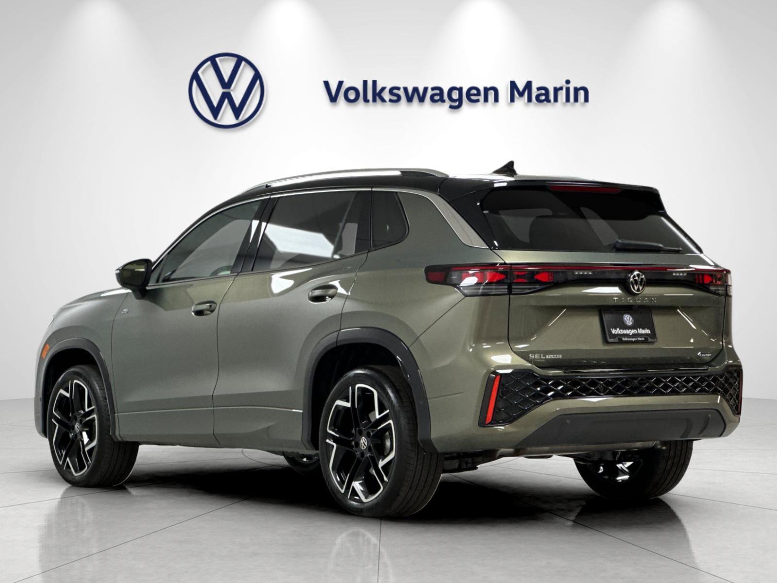 New 2026 Volkswagen Tiguan SEL R-Line AWD/4WD image 3