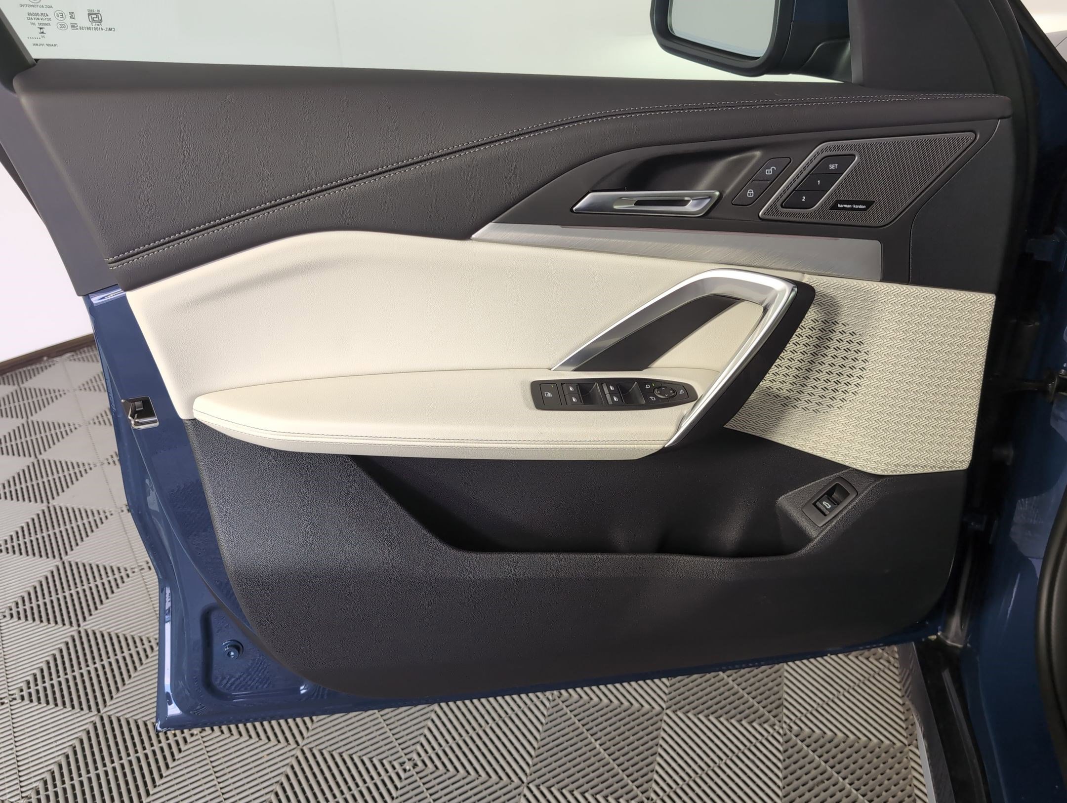 Used 2026 BMW X1 xDrive28i w/ Technology Package image 9