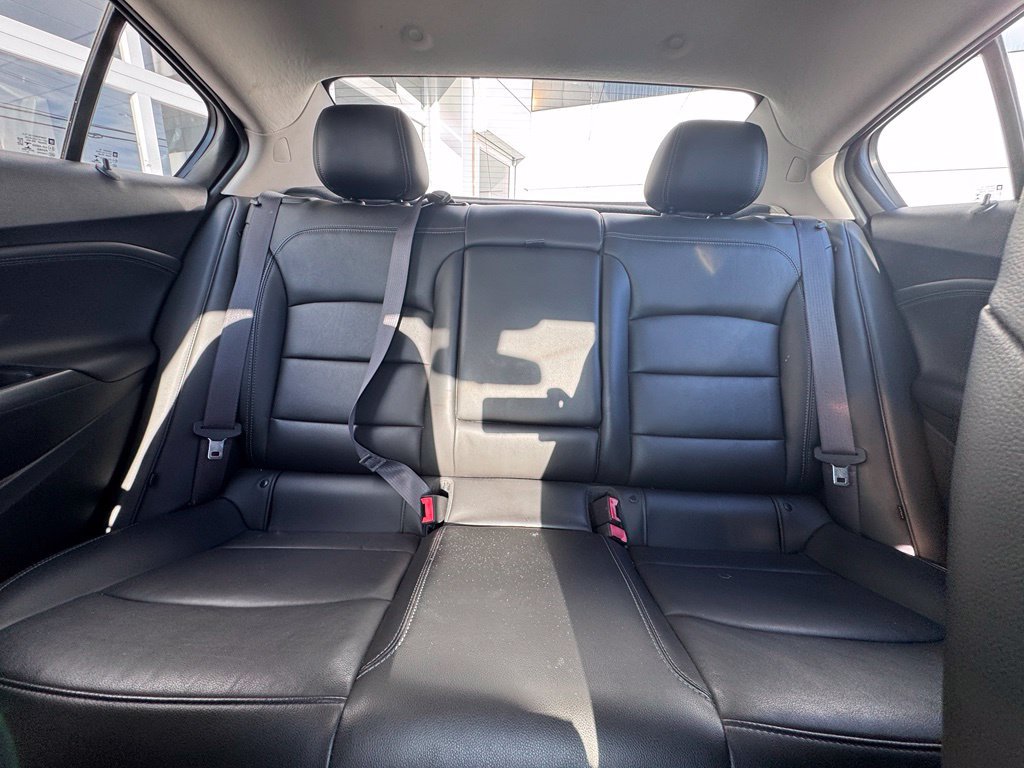 Used 2017 Chevrolet Cruze Premier FWD image 23