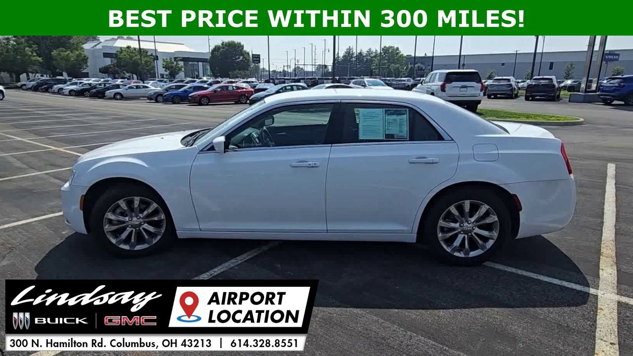 Used 2022 Chrysler 300 Touring image 5