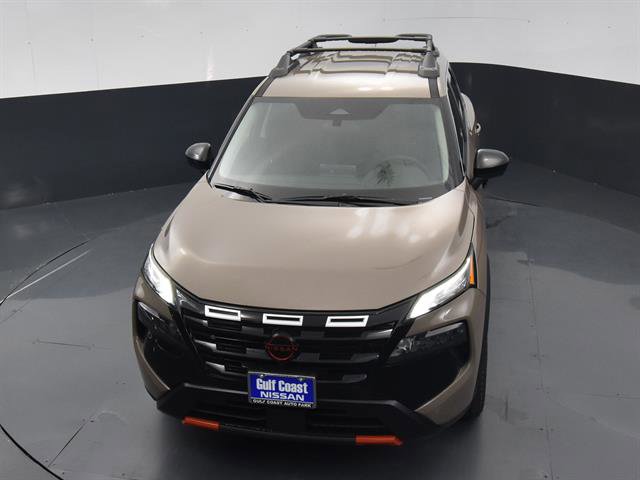 Certified 2025 Nissan Rogue SV image 33