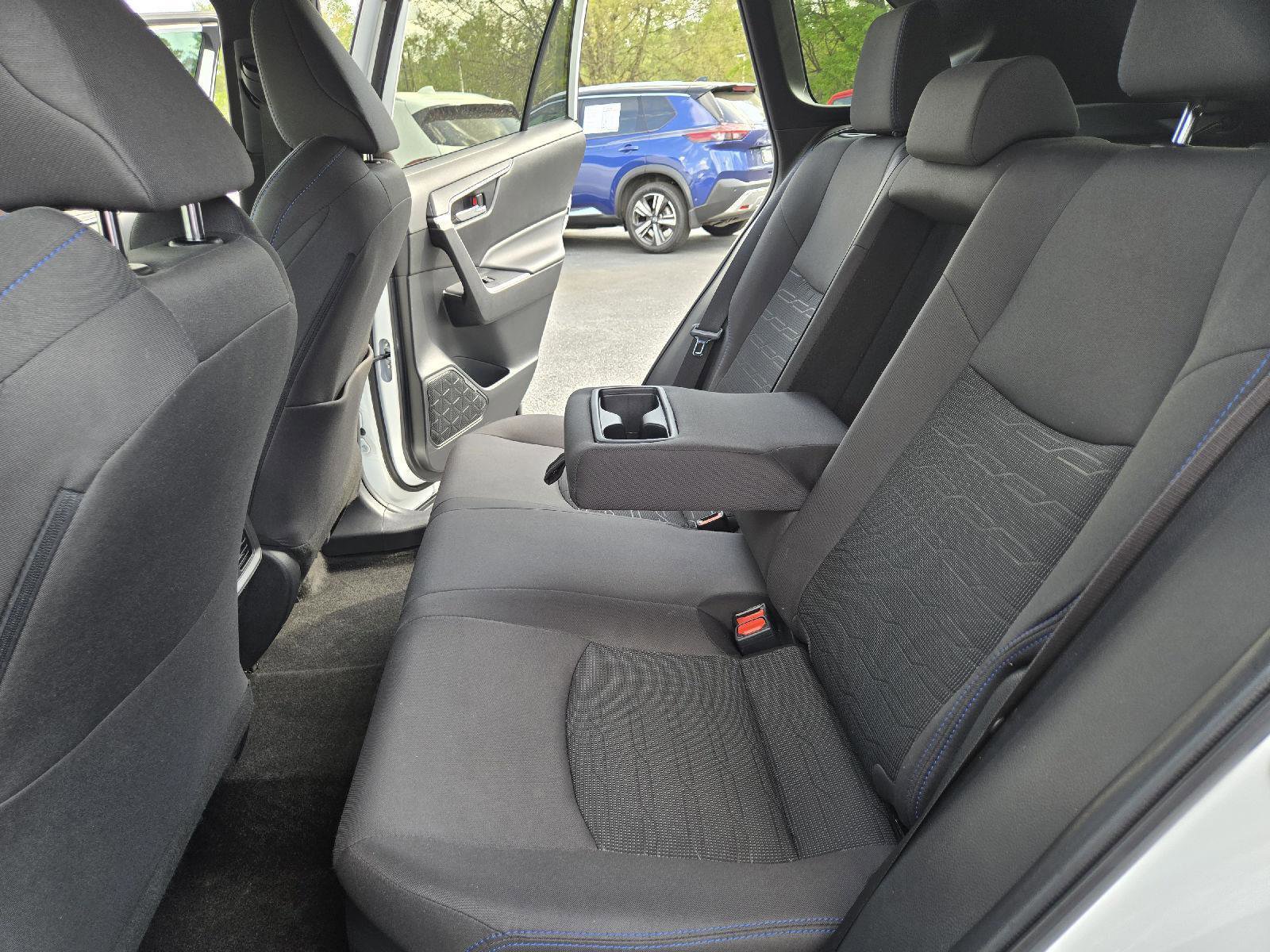 Used 2024 Toyota RAV4 SE image 22