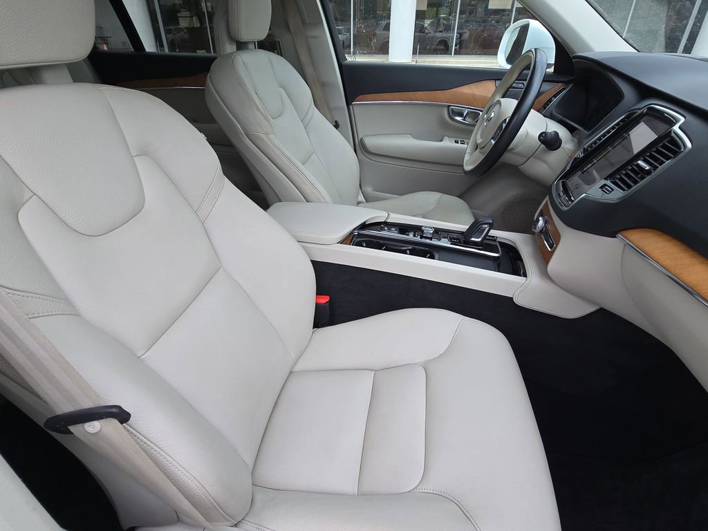 Used 2021 Volvo XC90 T8 Inscription Expression w/ Advanced Package image 10