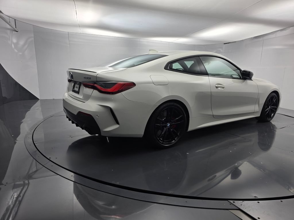 Used 2023 BMW 430i Coupe w/ M Sport Package RWD image 4