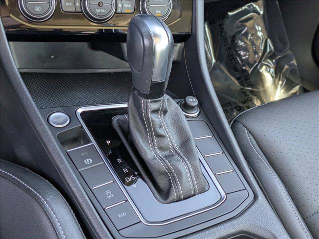 Used 2021 Volkswagen Jetta SE w/ SE Cold Weather Package image 12