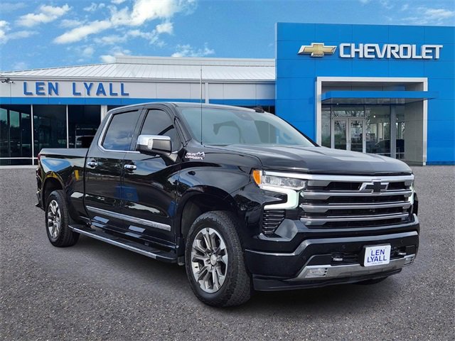 Used 2023 Chevrolet Silverado 1500 High Country w/ Technology Package image 1