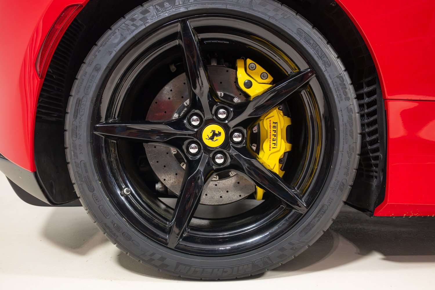 Certified 2021 Ferrari F8 Tributo RWD image 39
