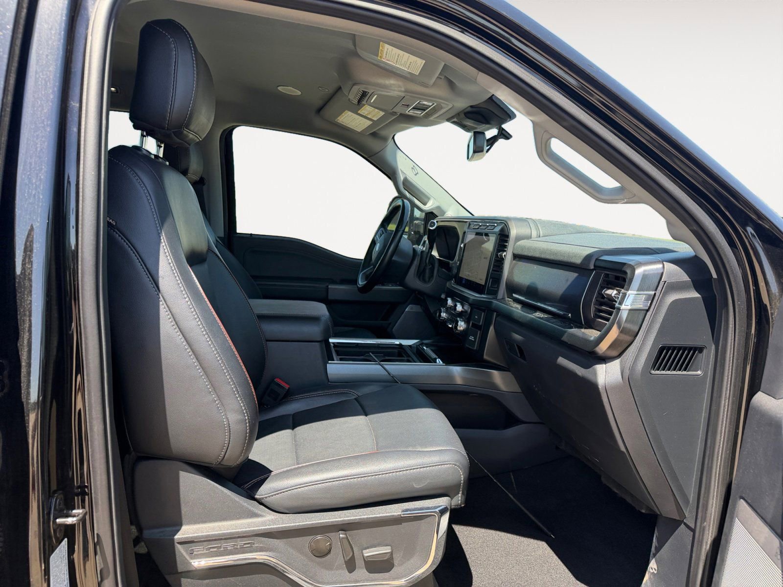 Used 2023 Ford F250 Lariat w/ Lariat Ultimate Package AWD/4WD image 15