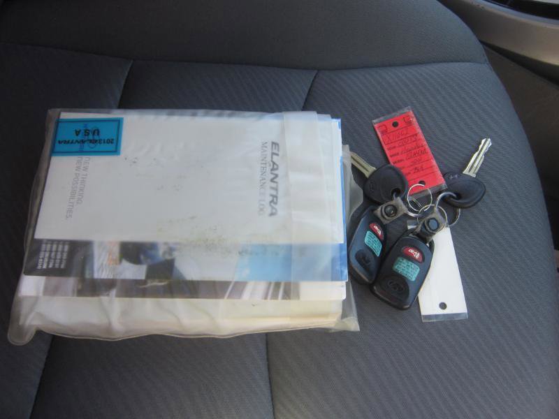 Used 2013 Hyundai Elantra GLS w/ Preferred Pkg image 17