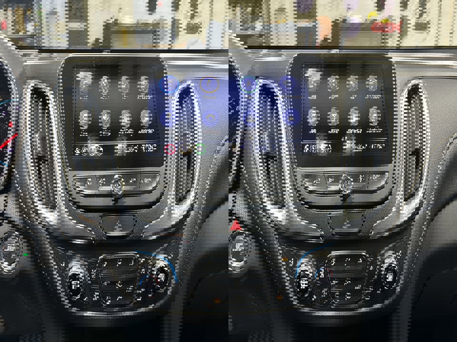 Used 2020 Chevrolet Equinox Premier image 12