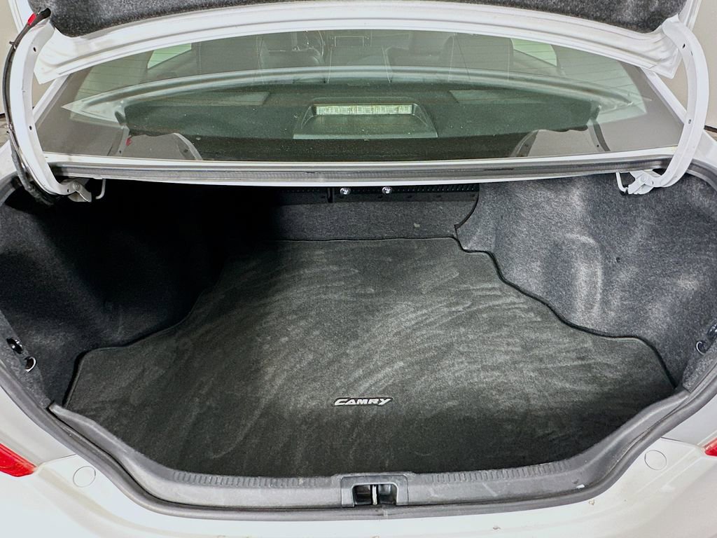Used 2013 Toyota Camry SE image 29