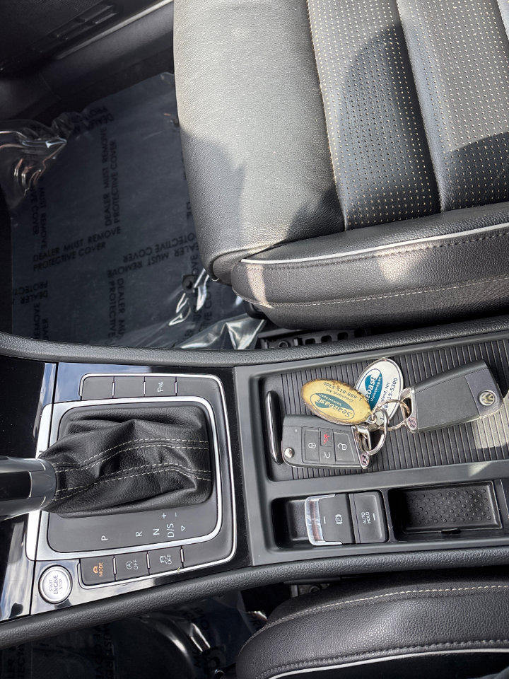 Used 2019 Volkswagen Golf R 4-Door image 20