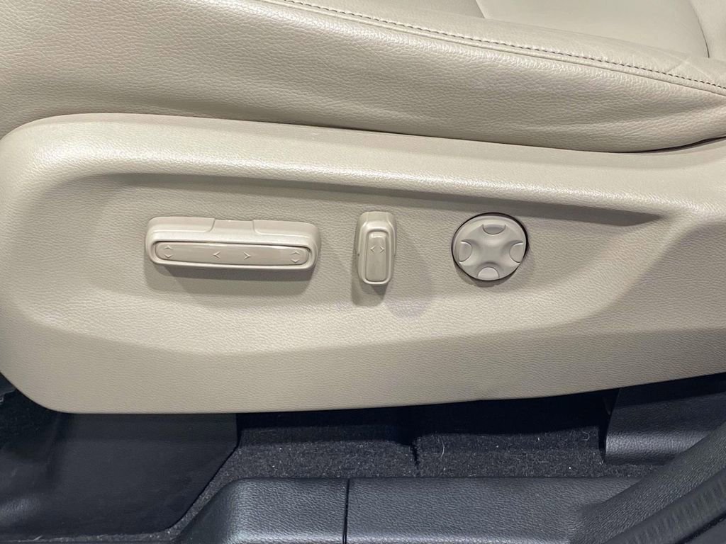 Used 2023 Honda Odyssey Touring image 17