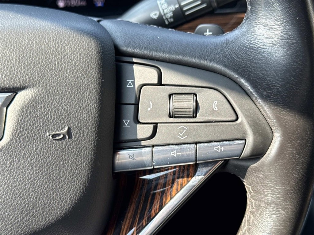 Used 2021 Cadillac Escalade Premium Luxury image 26