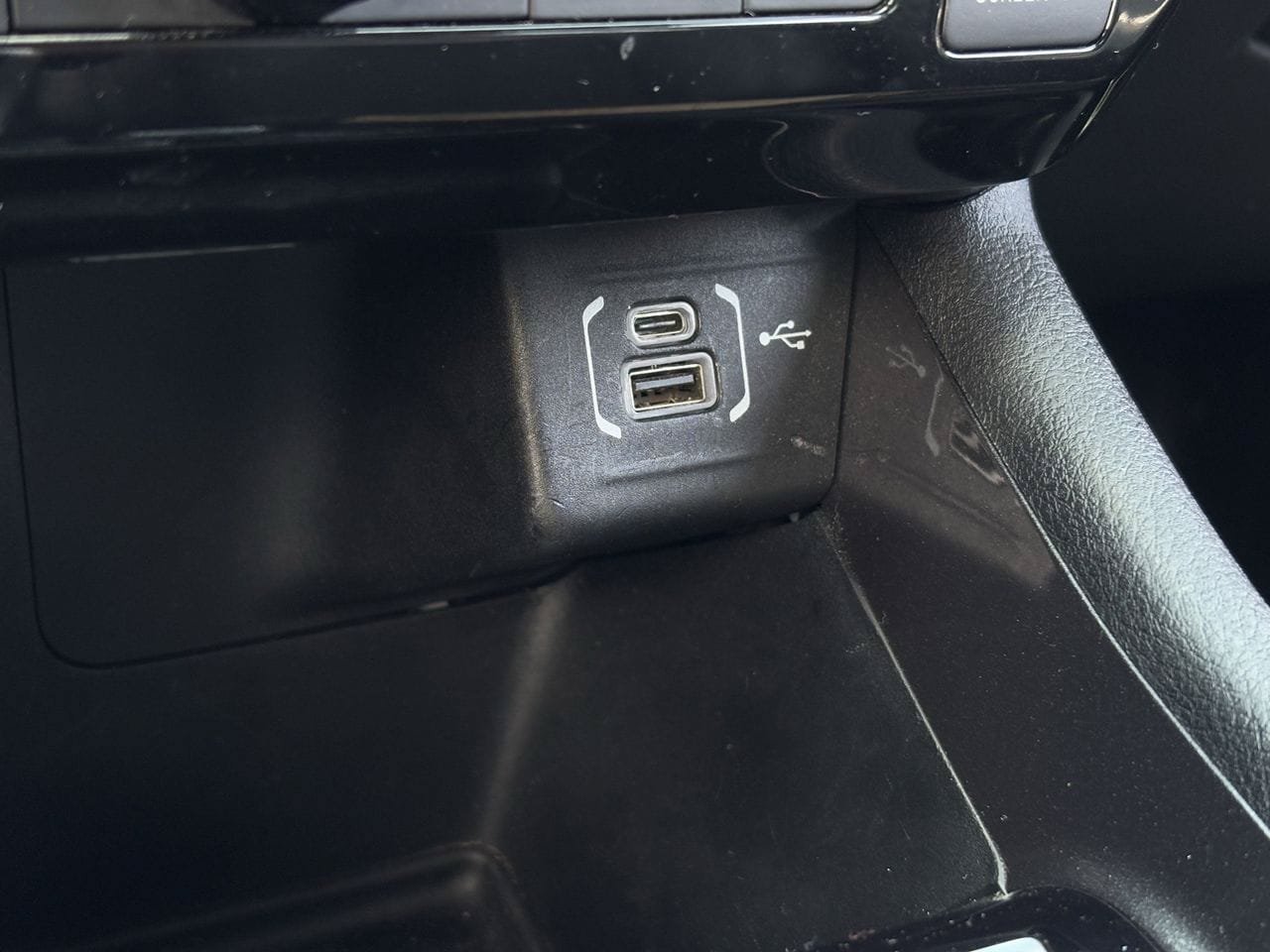 Used 2024 Jeep Compass Latitude AWD/4WD image 23