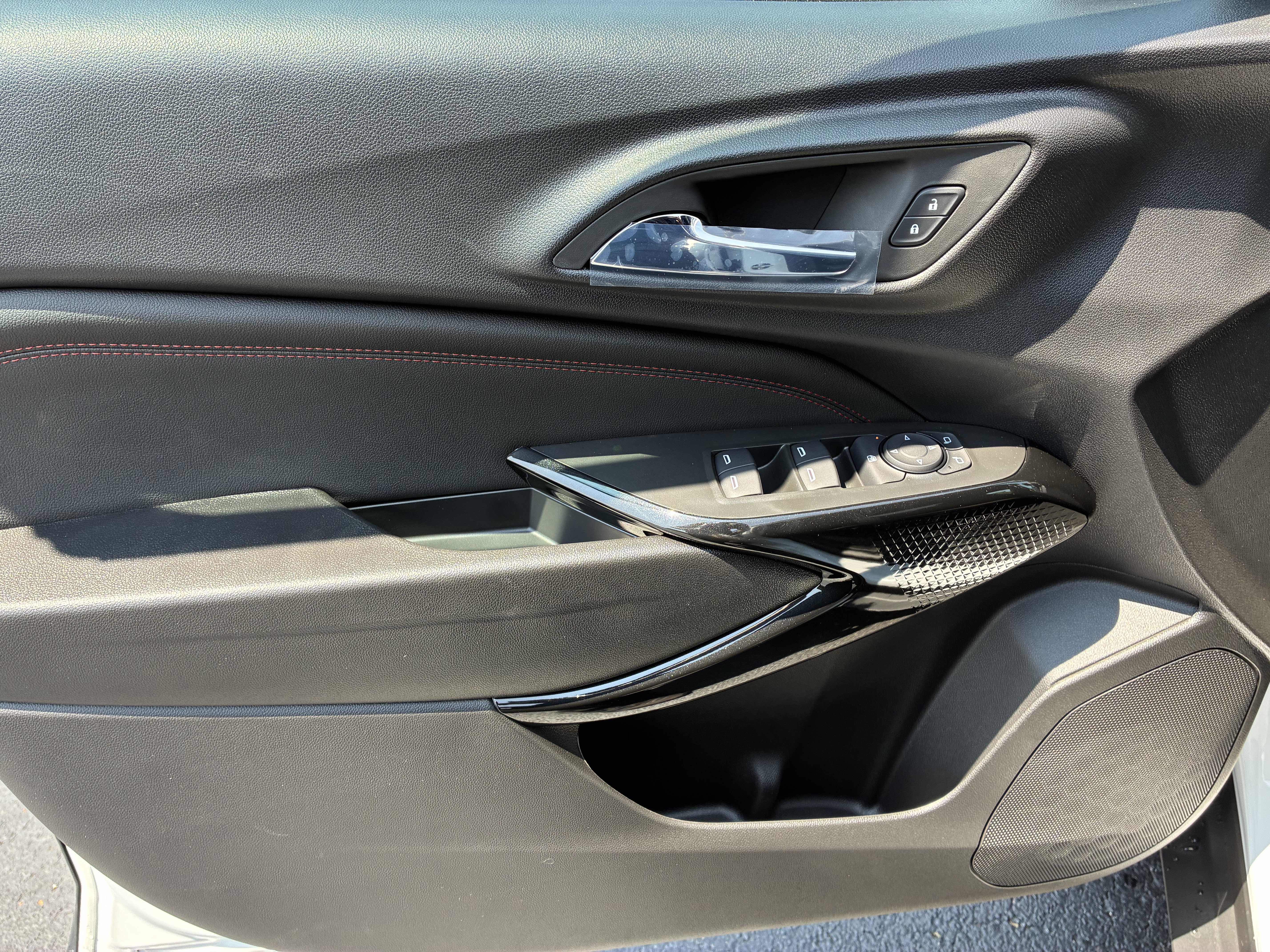 New 2026 Chevrolet Trax RS w/ Driver Confidence Package FWD image 23
