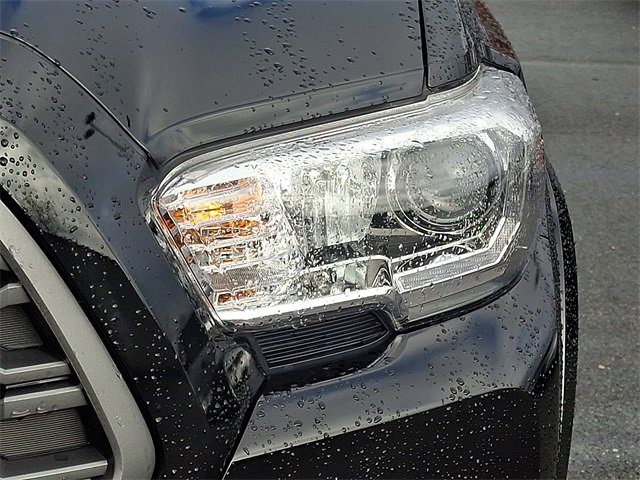 Used 2023 Toyota Tacoma TRD Sport image 9