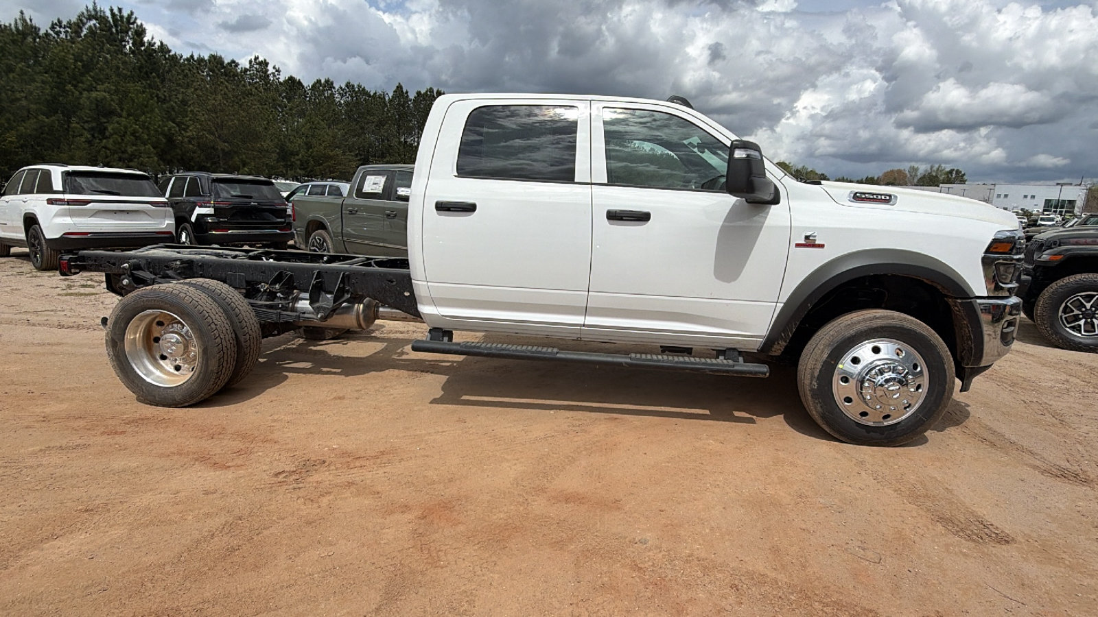 New 2026 RAM 5500 Tradesman w/ Chrome Appearance Group AWD/4WD image 7