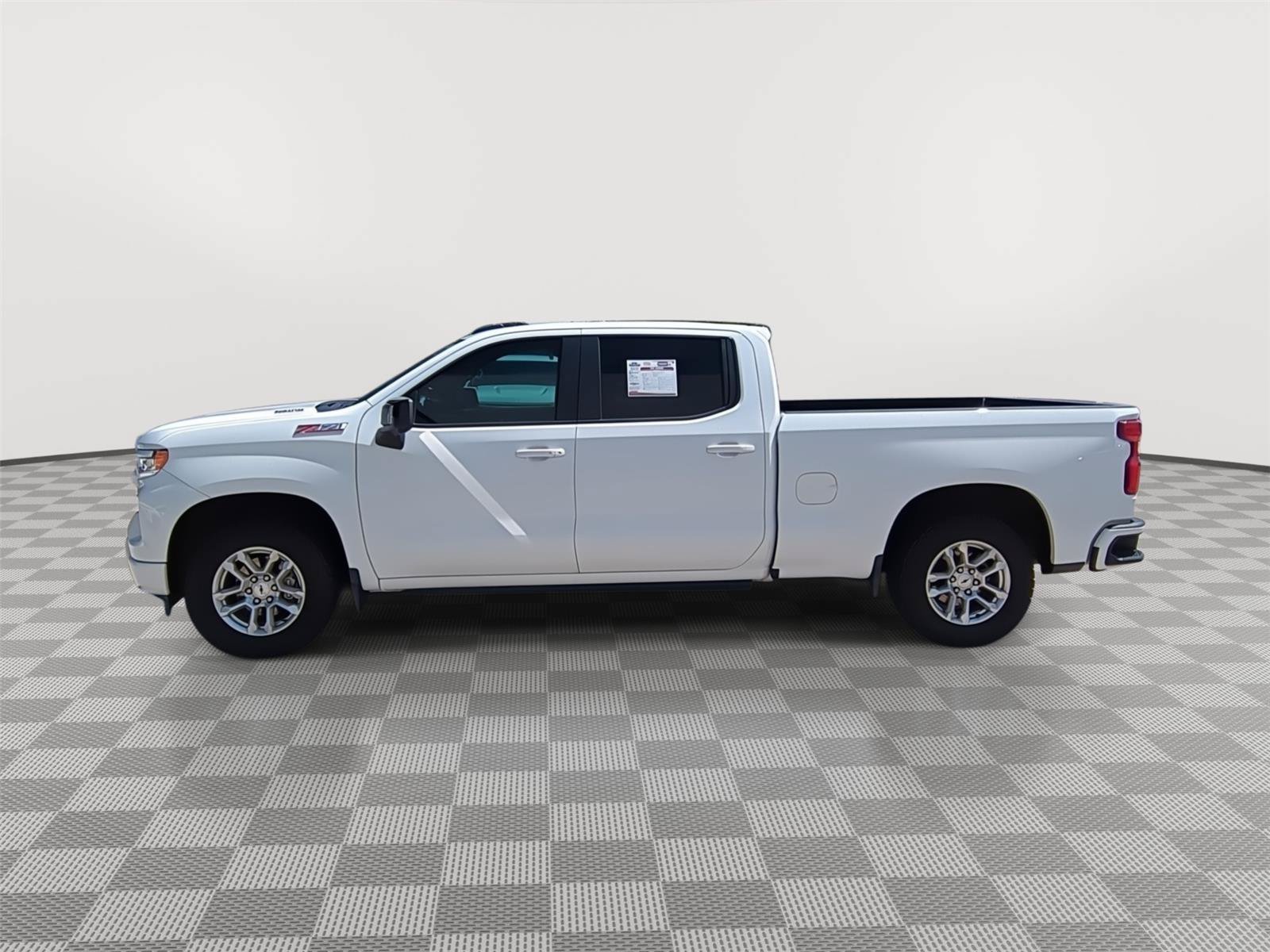 Used 2024 Chevrolet Silverado 1500 RST AWD/4WD image 3