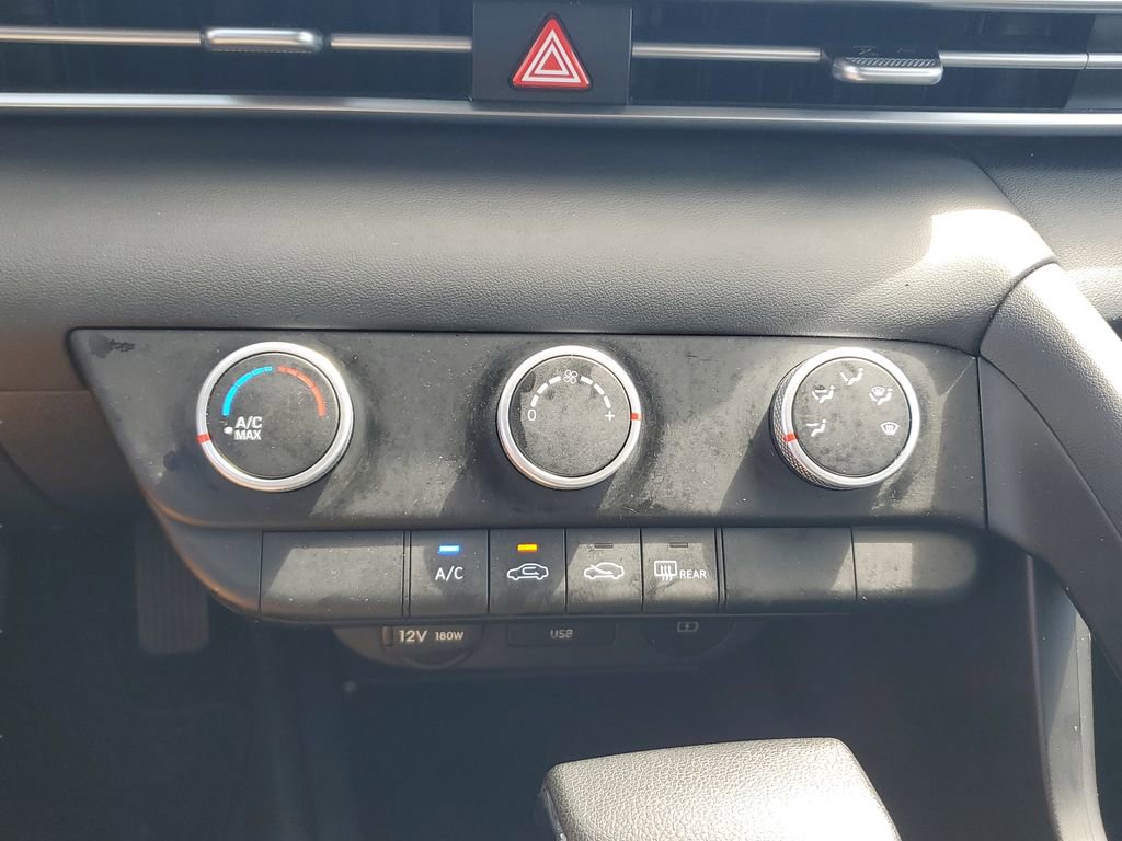 Used 2024 Hyundai Elantra SE image 23