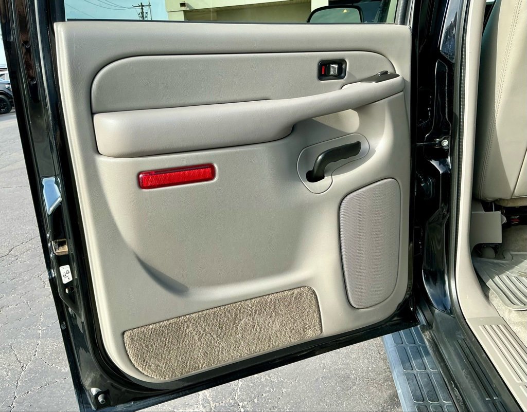 Used 2005 Chevrolet Avalanche Z66 w/ Sun And Sound Package image 31