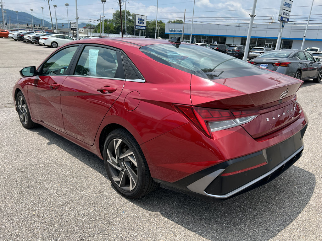 Used 2024 Hyundai Elantra Limited FWD image 4