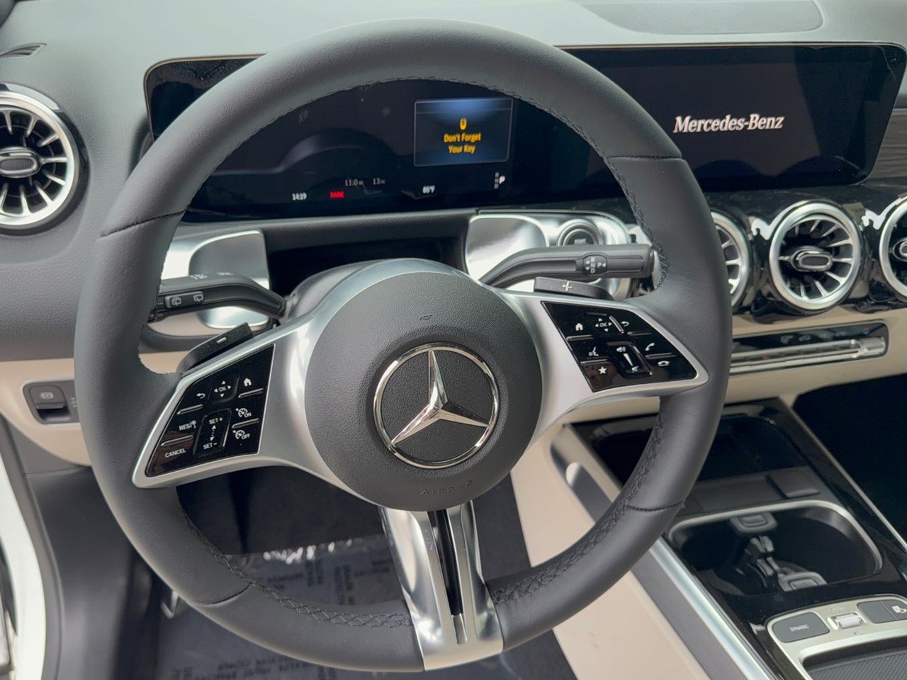 Used 2026 Mercedes-Benz GLB 250 image 10